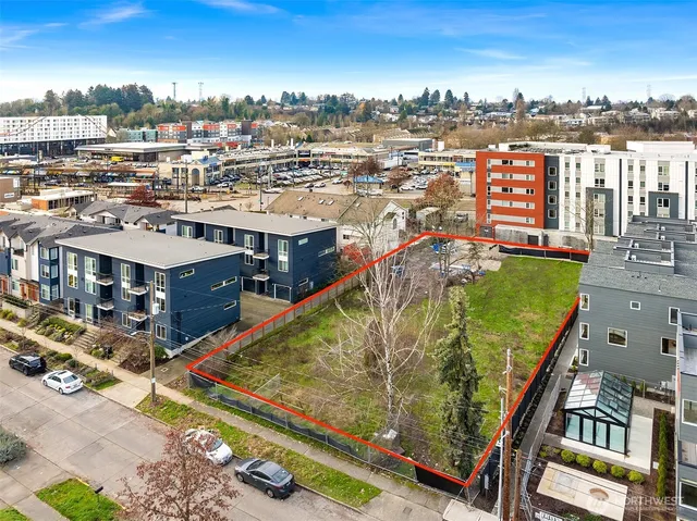 $1,500,000 | 7001 42nd Avenue South, Seattle, WA 98118