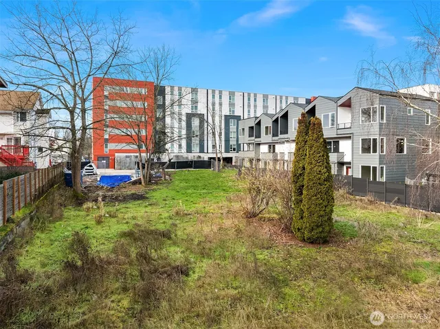 $1,500,000 | 7001 42nd Avenue South, Seattle, WA 98118