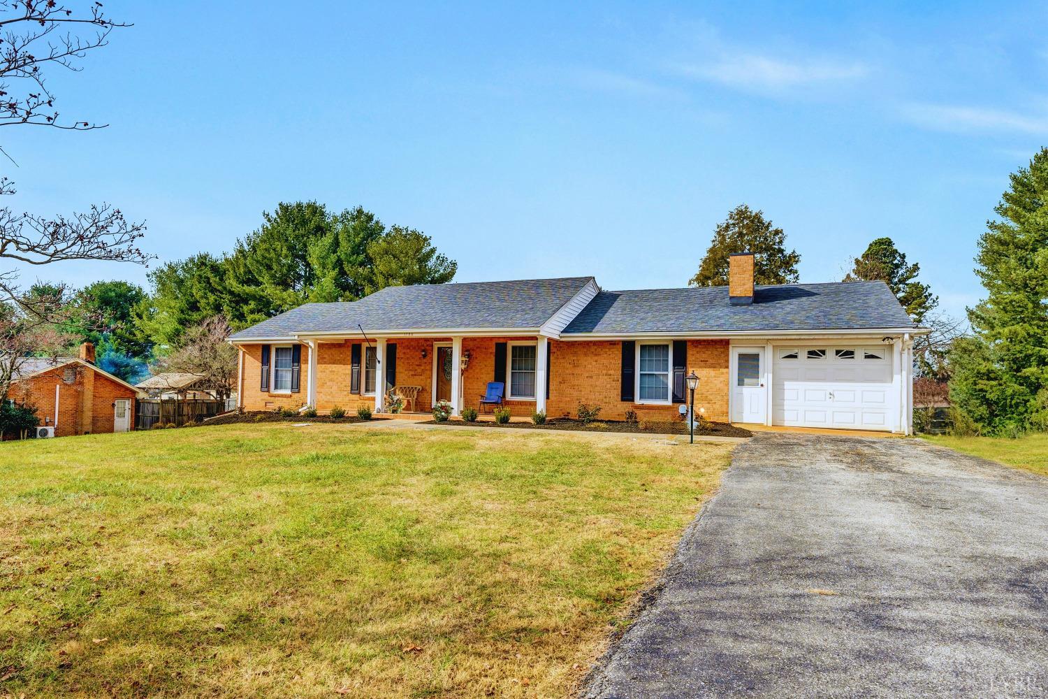 1723 Grandview Road Bedford, VA 24523 - Photo 2 of 37 Gallery Image 2
