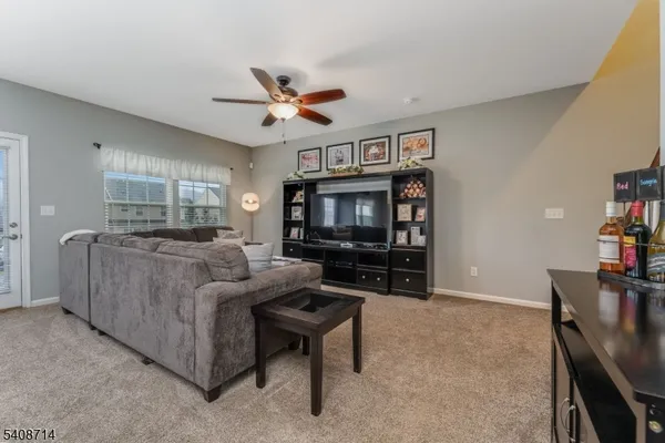 $415,000 | 34 Washington Square Circle, Washington, NJ 07882