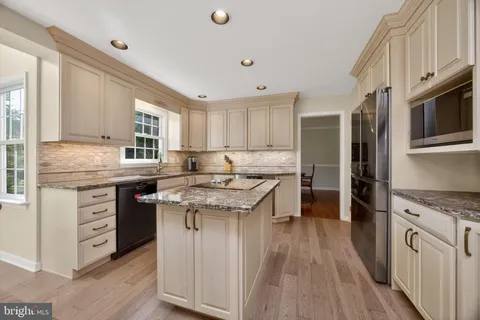 $895,000 | 153 East Doe Run Road, Kennett Square, PA 19348