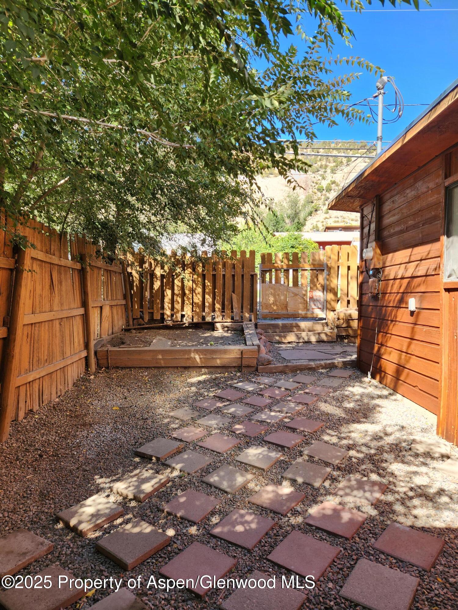 532 West Main Street New Castle, CO 81647 - Photo 19 of 21 20250925_142736