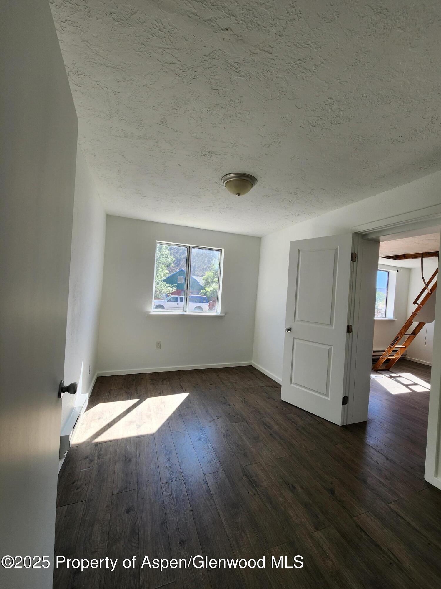 532 West Main Street New Castle, CO 81647 - Photo 5 of 21 20250925_143127