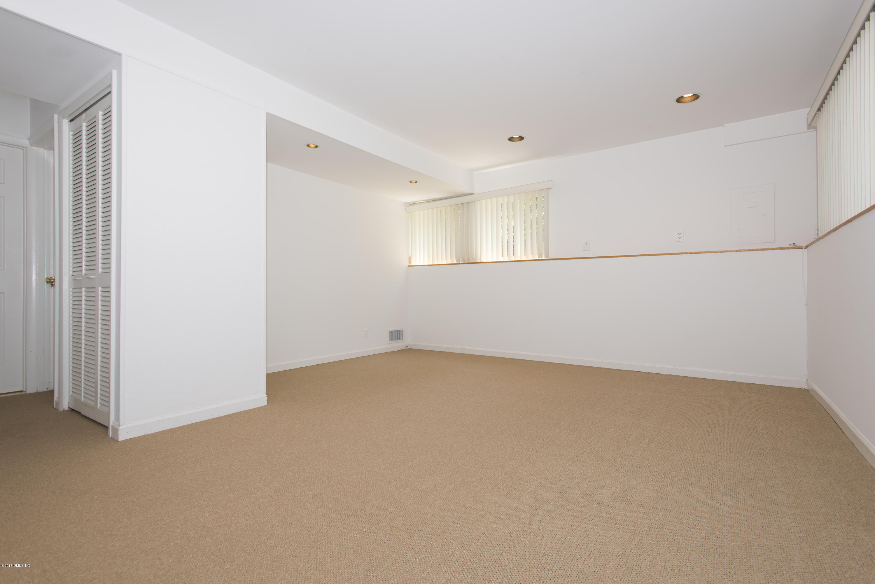 6 Crawford Terrace Riverside, CT 06878 - Photo 19 of 29 a view of an empty room