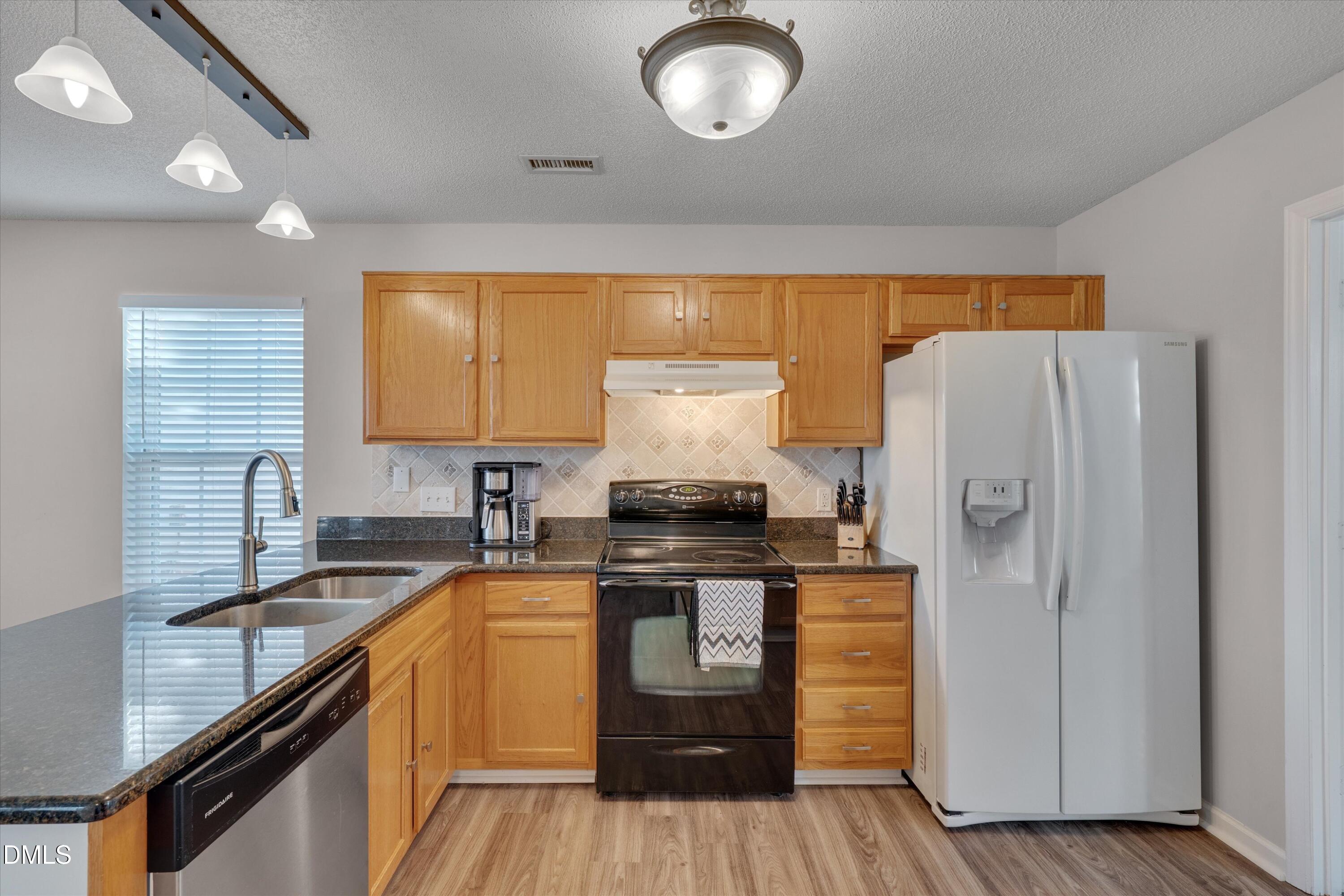 209 Tullich Way Holly Springs, NC 27540 - Photo 12 of 40 19-209 Tullich Way -19