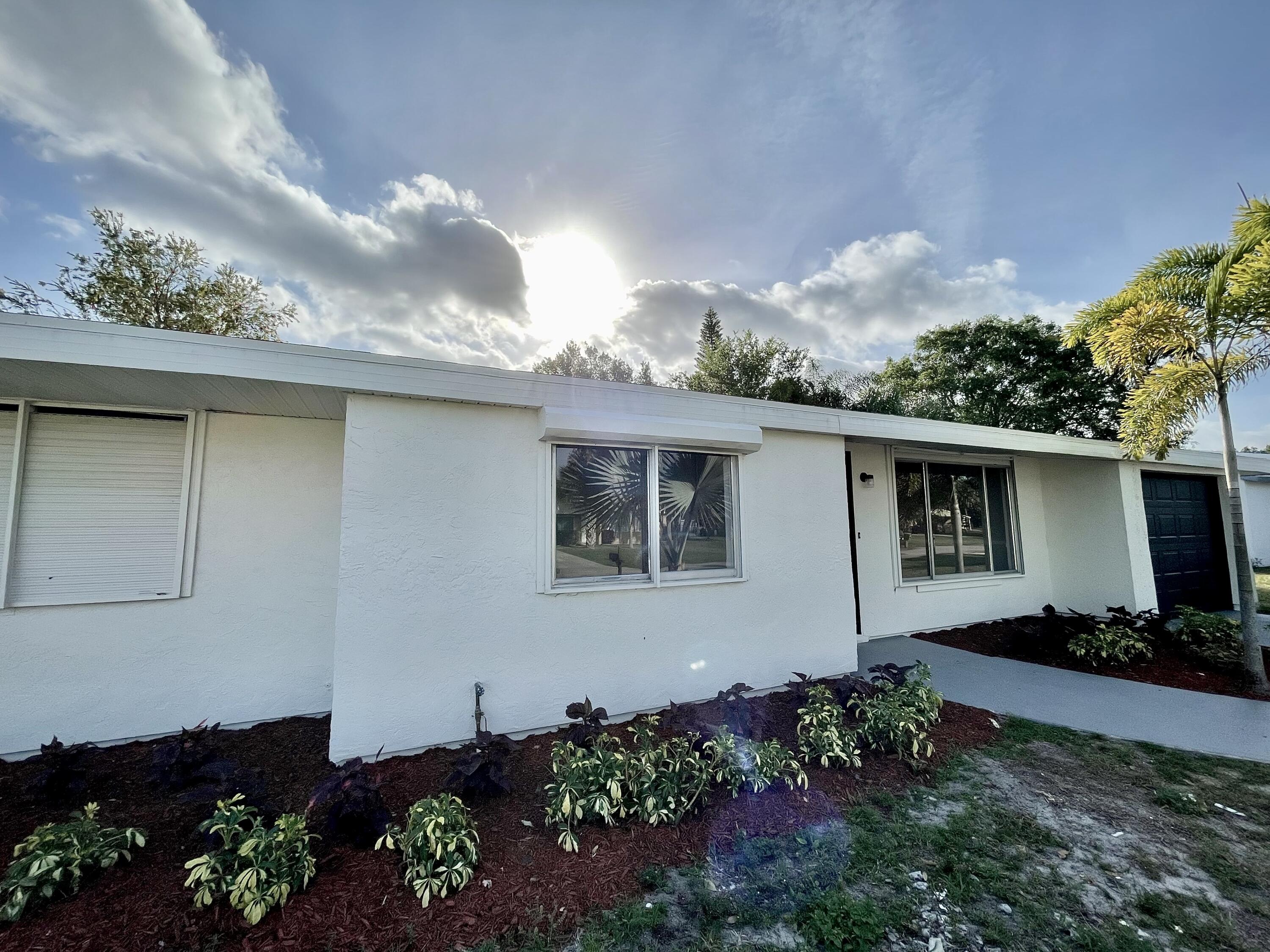 225 Southwest Homeland Road Port St. Lucie, FL 34953 - Photo 3 of 19 IMG_5416