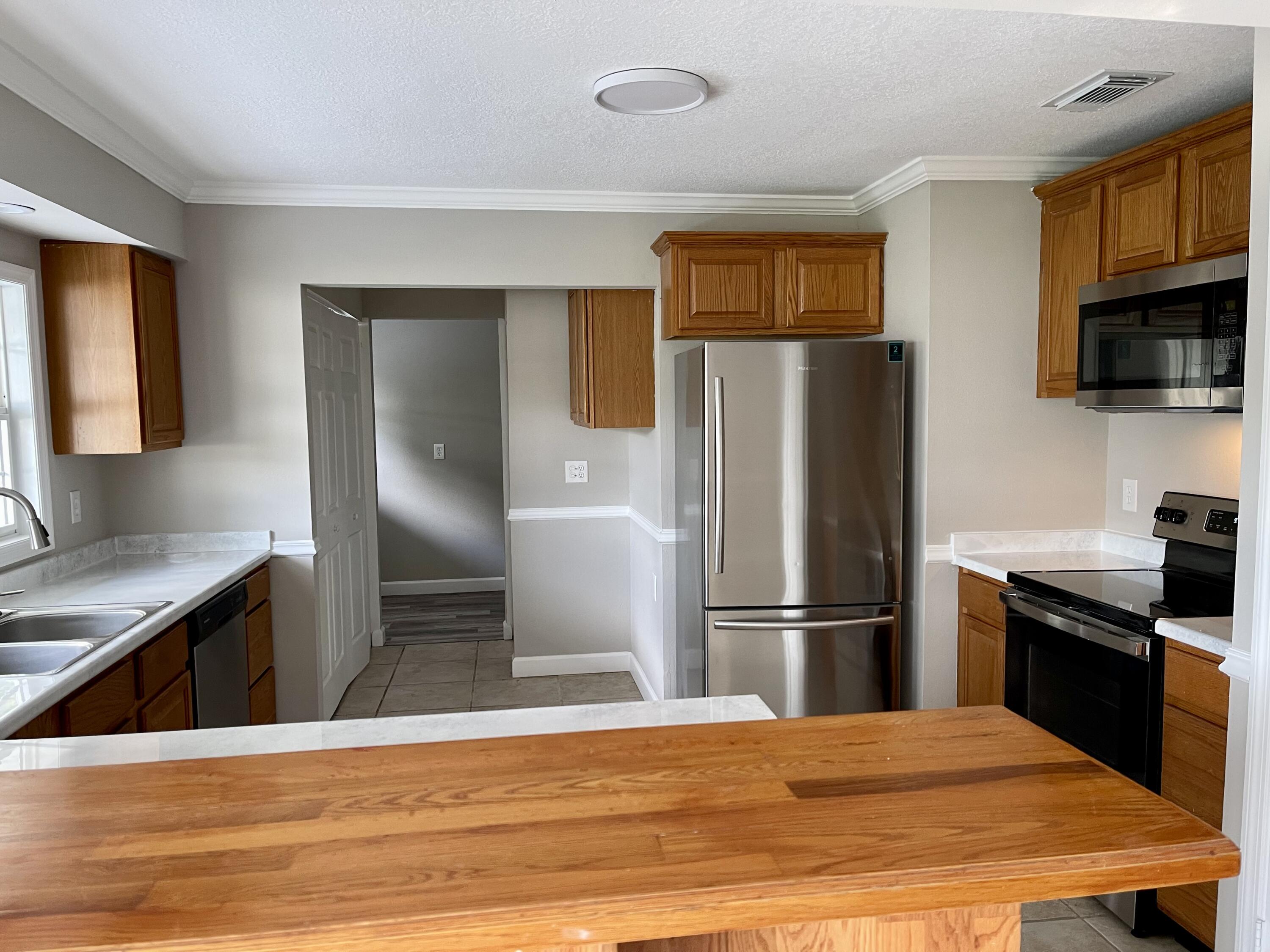 225 Southwest Homeland Road Port St. Lucie, FL 34953 - Photo 8 of 19 IMG_5421
