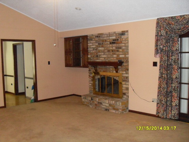 238 Fir Street Raceland, LA 70394 - Photo 6 of 15 Family room