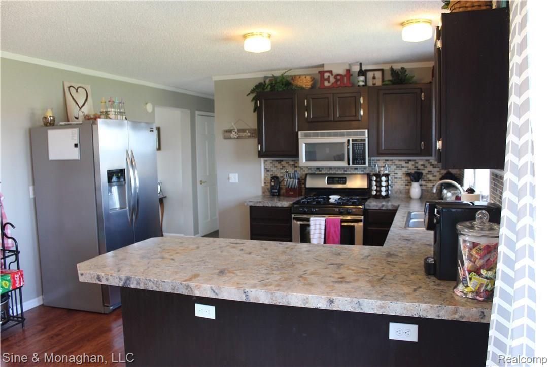 26523 Prinz Road Richmond, MI 48062 - Photo 22 of 61 BIG KITCHEN WORK AREA~!