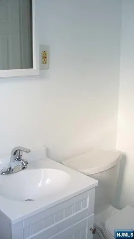 $1,450 | 501 Linwood Drive, Unit 5J, Fort Lee, NJ 07024