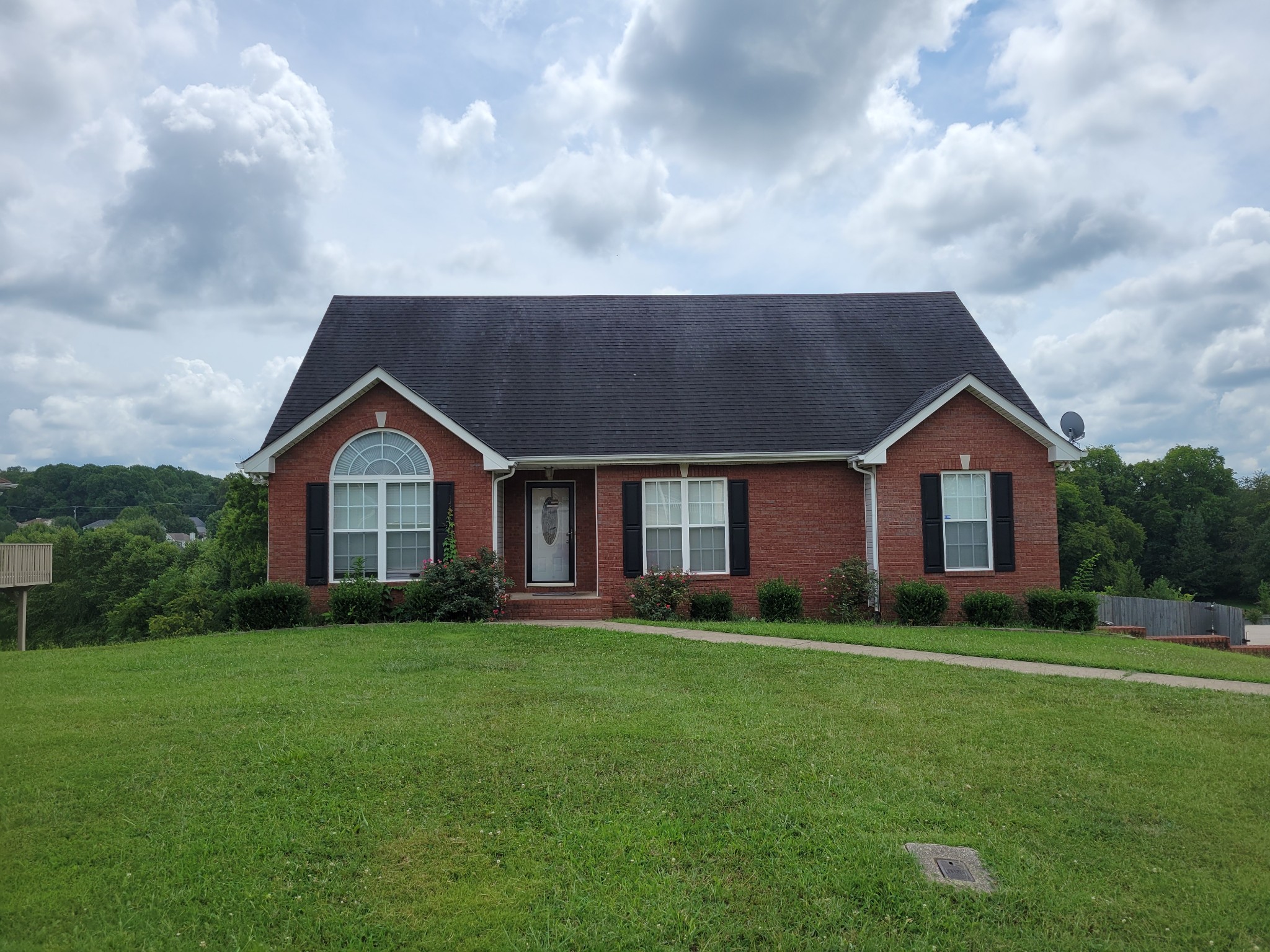 237 Cheshire Road Clarksville, TN 37043 - Photo 1 of 17 Gallery Image 1