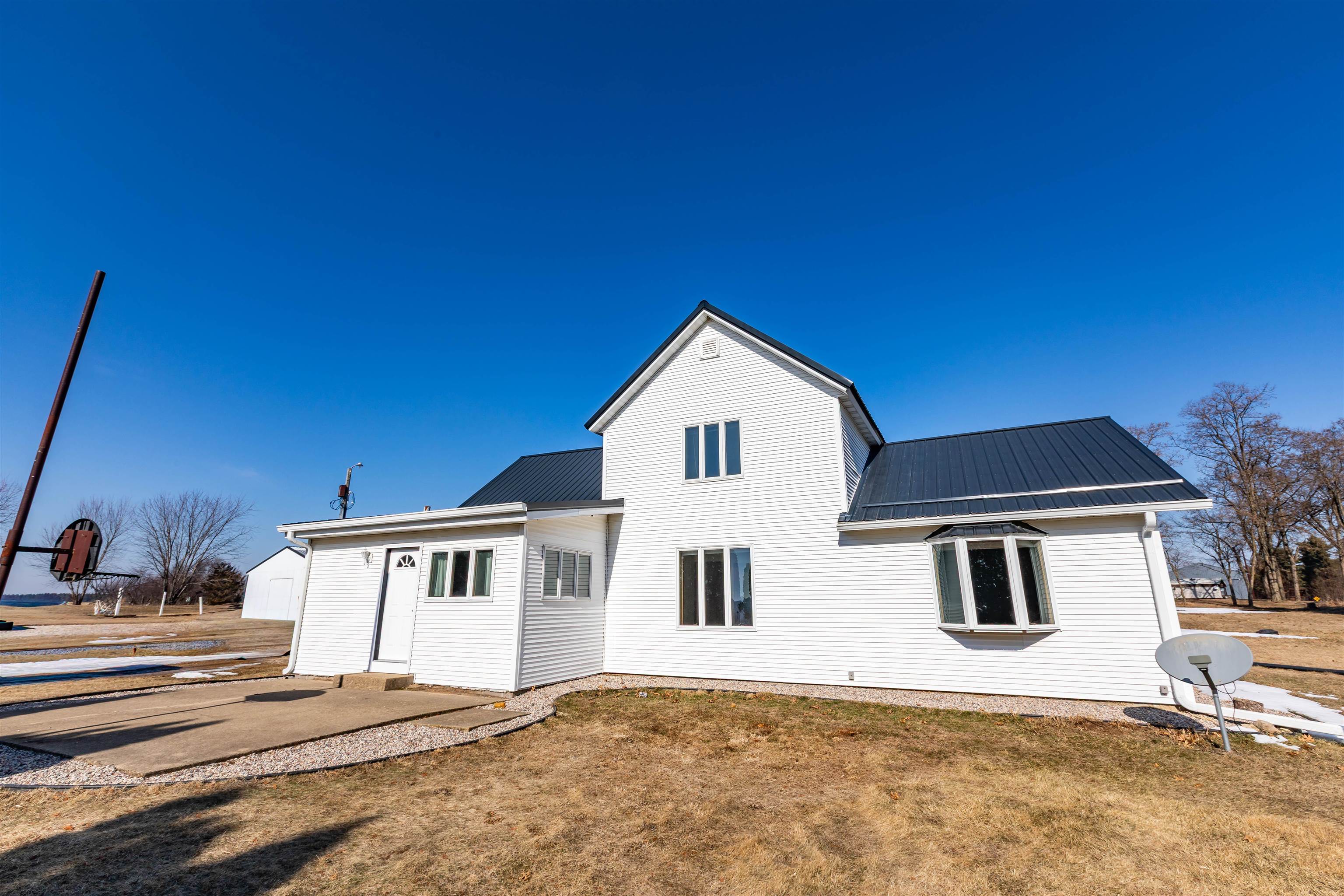 18553 Taylor Muscoda, WI 53573 - Photo 3 of 43