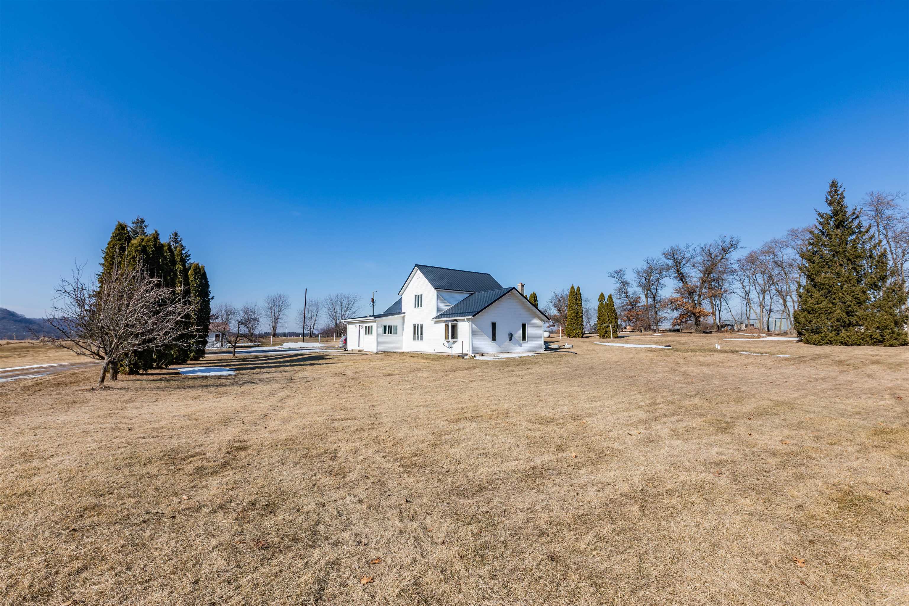 18553 Taylor Muscoda, WI 53573 - Photo 6 of 43