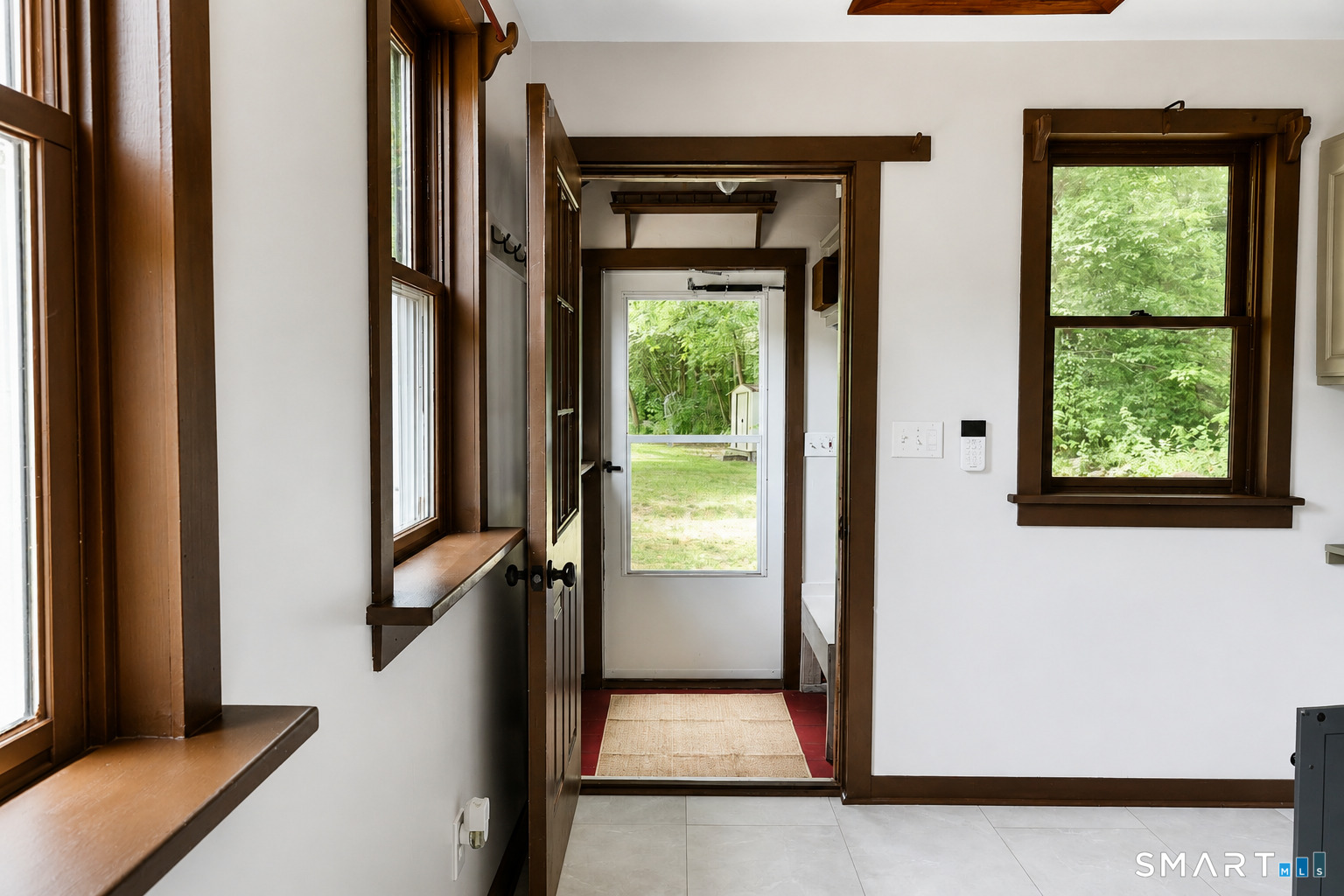 77 North High Street Clinton, CT 06413 - Photo 5 of 34