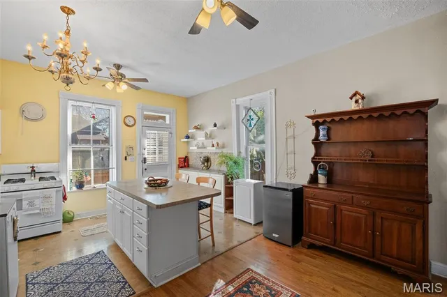 $287,500 | 7200 Lanham Avenue, St. Louis, MO 63143