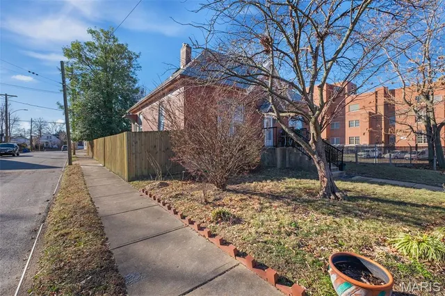 $287,500 | 7200 Lanham Avenue, St. Louis, MO 63143