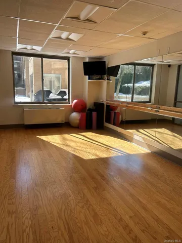 $557,000 | 35 North Chatsworth Avenue, Unit 2Q, Larchmont, NY 10538