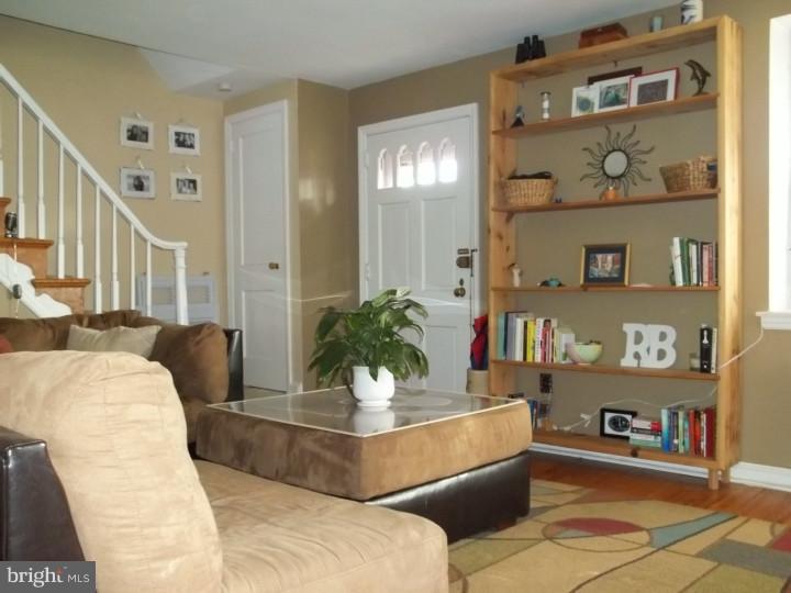 302 Glen Ridge Road Havertown, PA 19083 - Photo 3 of 22 Living Room