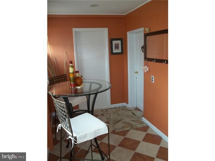 302 Glen Ridge Road Havertown, PA 19083 - Photo 8 of 22 Kitchen