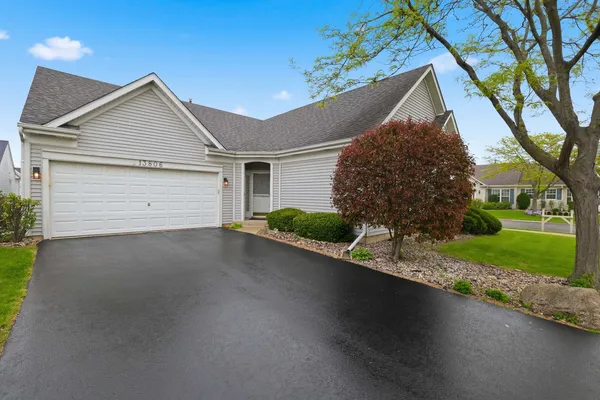 $375,000 | 13806 South Hickory Lane, Plainfield, IL 60544
