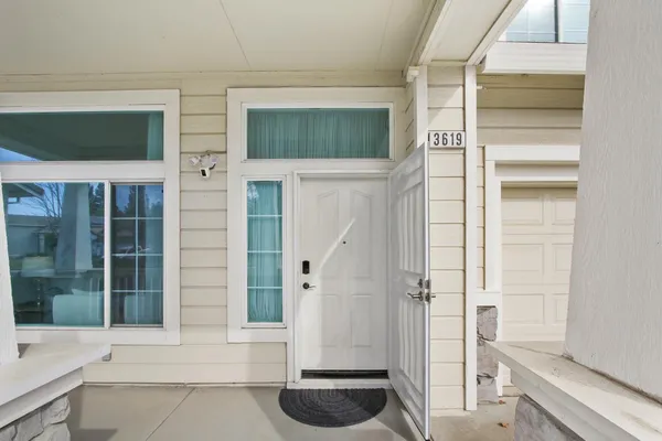 $825,000 | 3619 Lake Terrace Drive, Elk Grove, CA 95758
