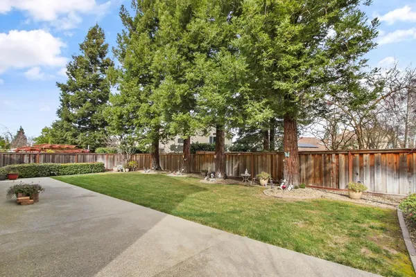 $825,000 | 3619 Lake Terrace Drive, Elk Grove, CA 95758