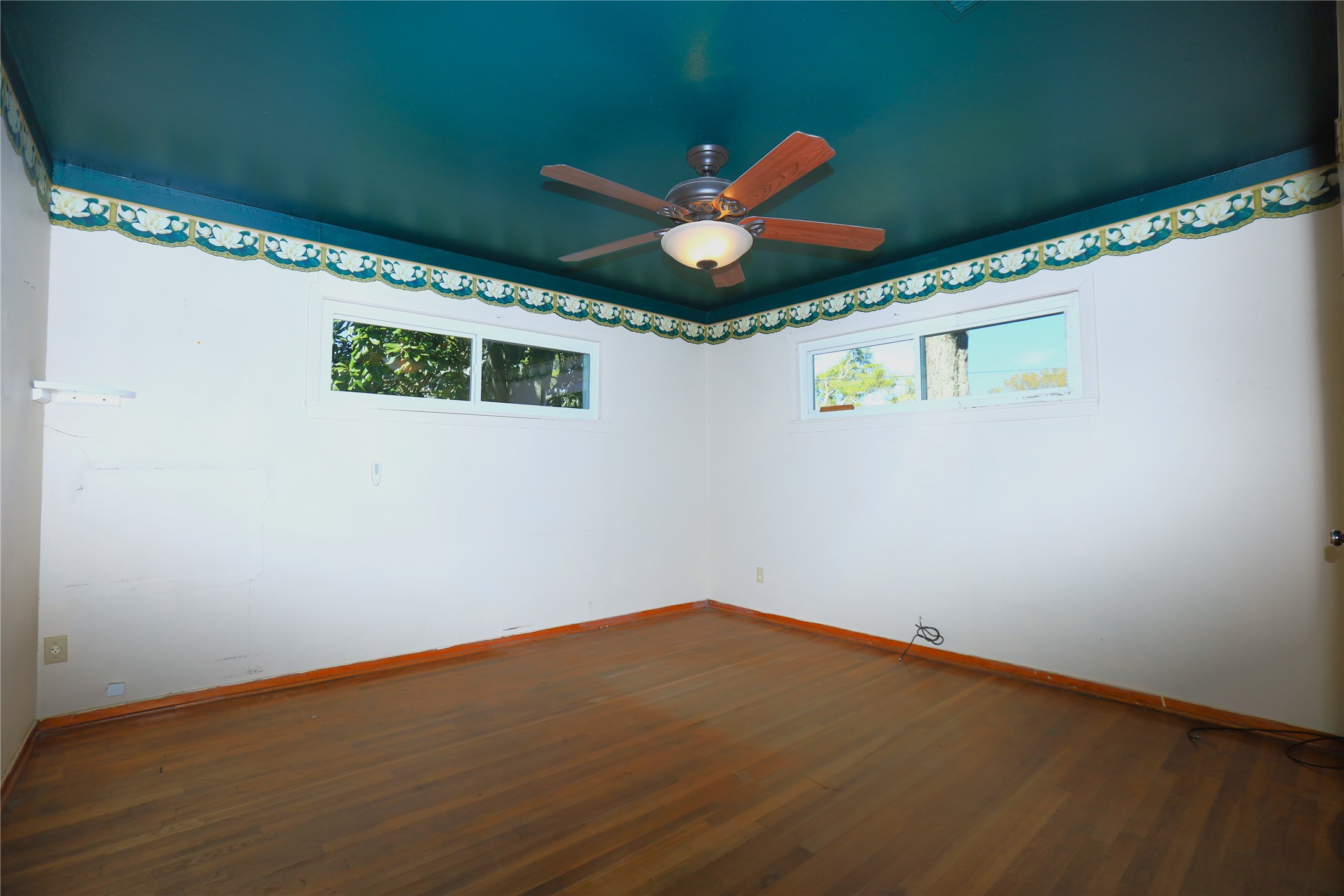 700 Wesley Drive Clute, TX 77531 - Photo 15 of 27 a view of an empty room
