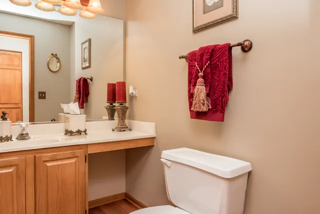 $525,000 | 1582 Dogwood Drive, Crystal Lake, IL 60014