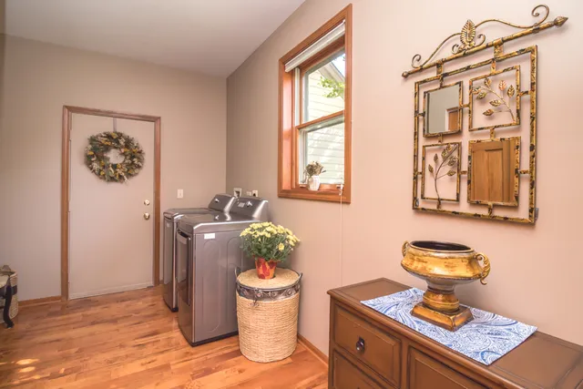 $525,000 | 1582 Dogwood Drive, Crystal Lake, IL 60014