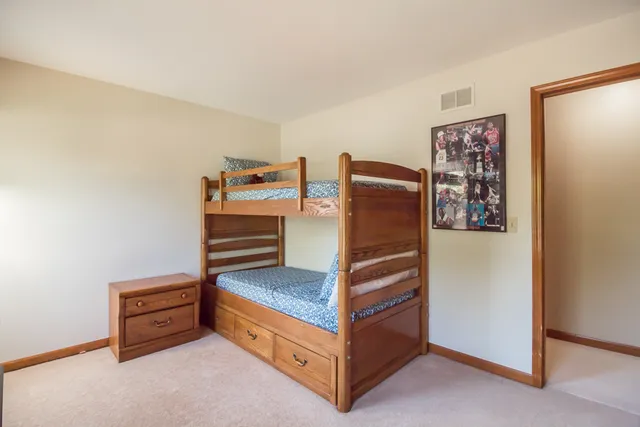 $525,000 | 1582 Dogwood Drive, Crystal Lake, IL 60014