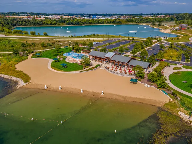 $525,000 | 1582 Dogwood Drive, Crystal Lake, IL 60014