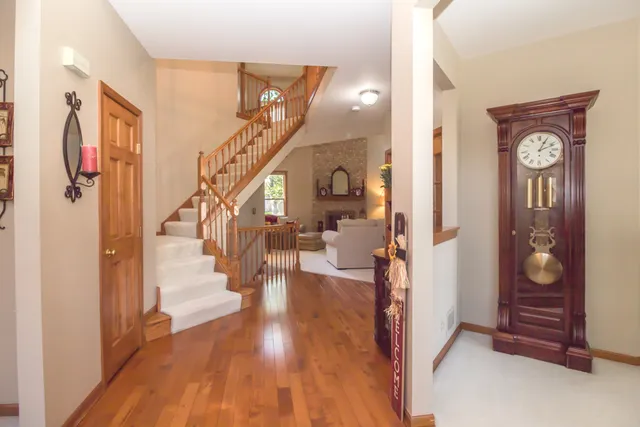 $525,000 | 1582 Dogwood Drive, Crystal Lake, IL 60014