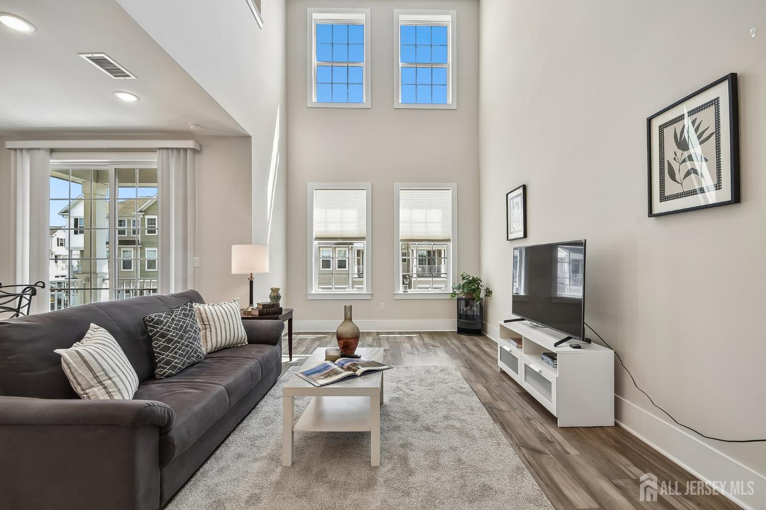 723 Station Road Dunellen, NJ 08812 - Photo 6 of 38 Gallery Image 6