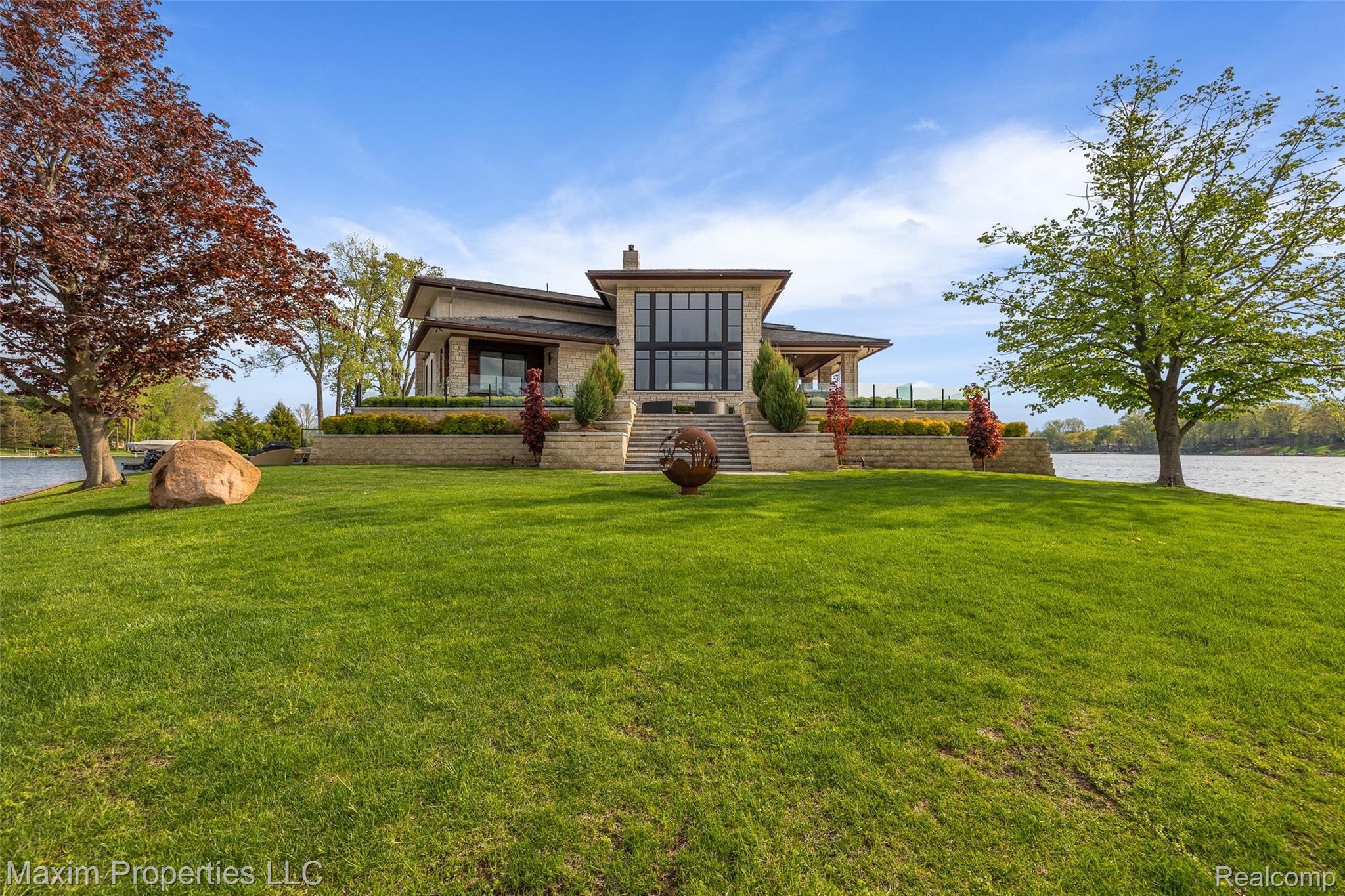 3760 Sleeth Road Commerce Township, MI 48382 - Photo 49 of 52 Front view of private peninsula