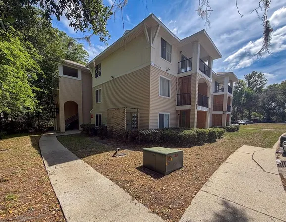 $1,950 | 3921 Southwest 34th Street, Unit 301, Gainesville, FL 32608