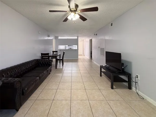 $1,950 | 3921 Southwest 34th Street, Unit 301, Gainesville, FL 32608