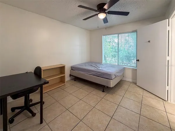 $1,950 | 3921 Southwest 34th Street, Unit 301, Gainesville, FL 32608