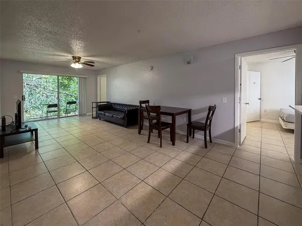 $1,950 | 3921 Southwest 34th Street, Unit 301, Gainesville, FL 32608