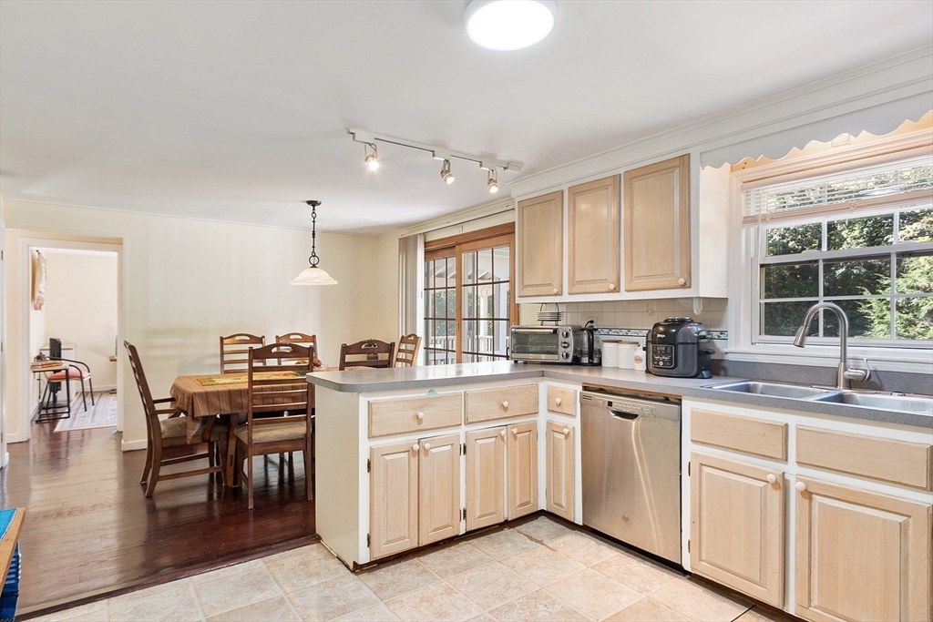 2 Spring Lane Hopkinton, MA 01748 - Photo 13 of 42 Gallery Image 13