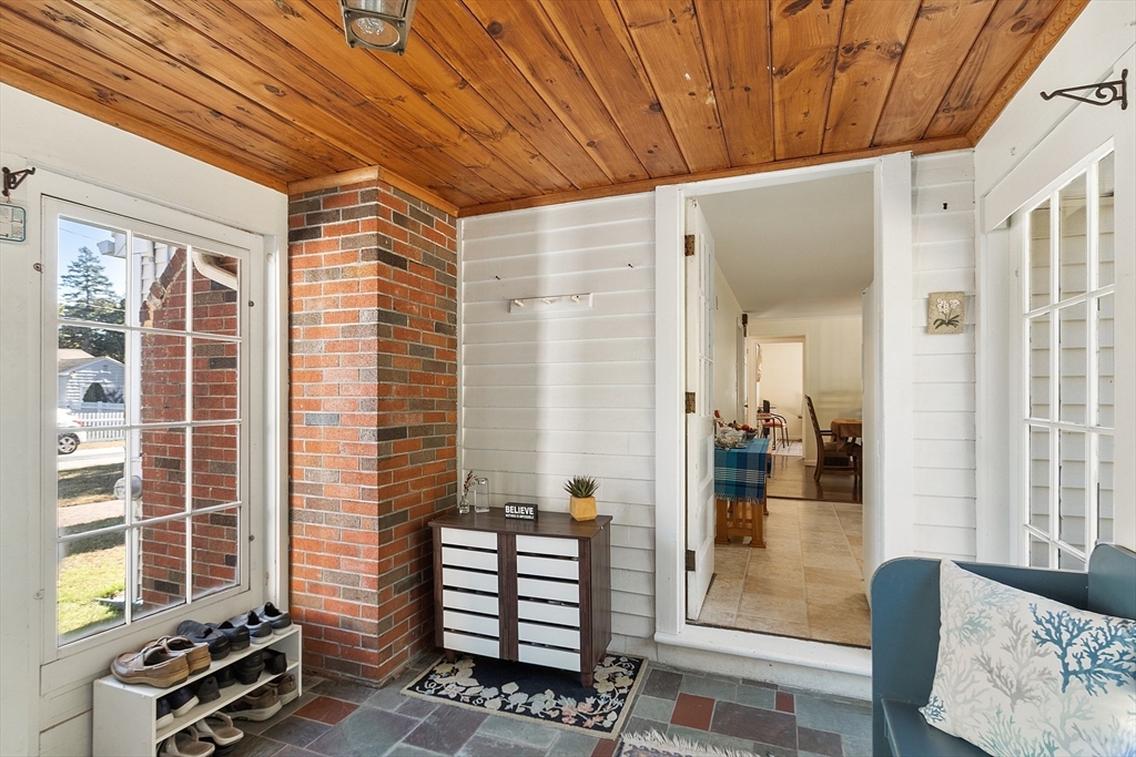 2 Spring Lane Hopkinton, MA 01748 - Photo 10 of 42 Gallery Image 10