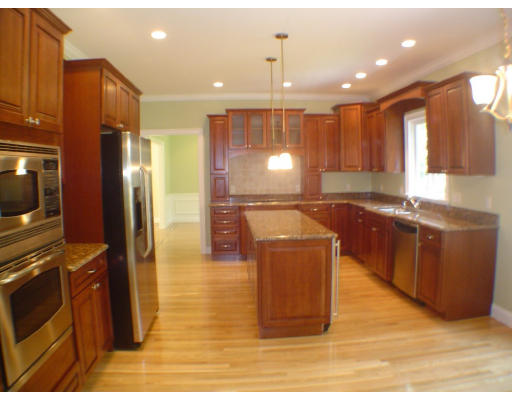 16 Skyview Road Lexington, MA 02420 - Photo 3 of 9 Gallery Image 3