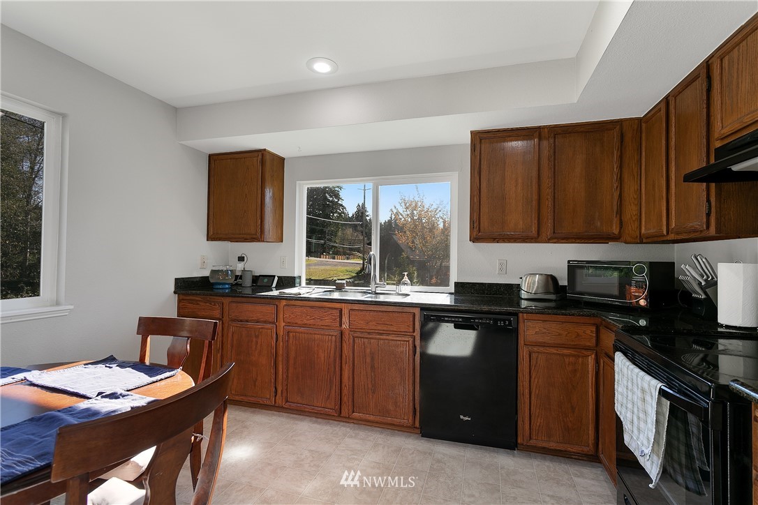 18008 158th Place Southeast Renton, WA 98058 - Photo 16 of 25 Gallery Image 16