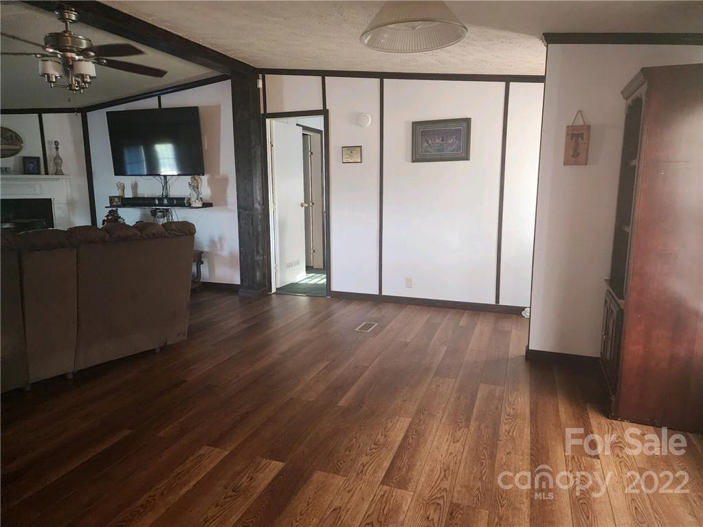 20 Beulah Road Ruby, SC 29741 - Photo 10 of 24 a view of a living room