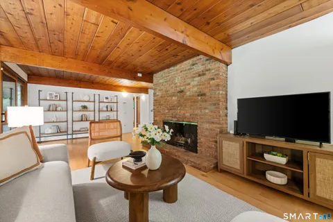 $1,699,000 | 9 Fall Ridge Road, Weston, CT 06883