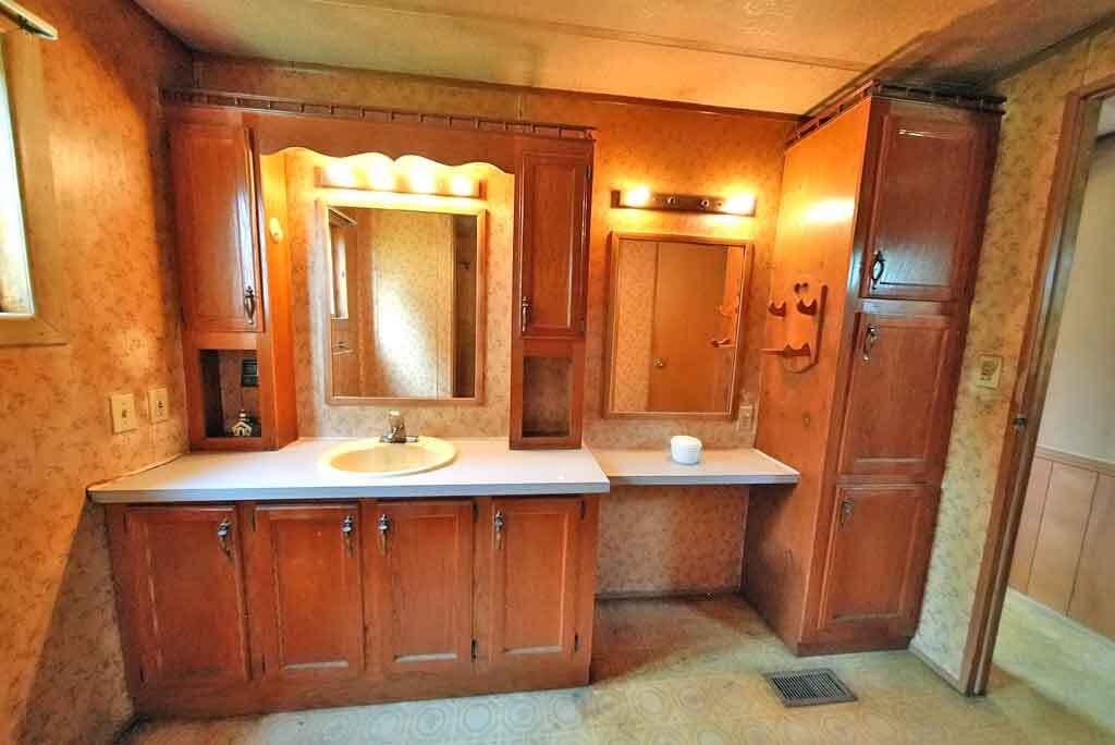 440 B Road Houlton, ME 04730 - Photo 19 of 35 bathroom-440-b-road