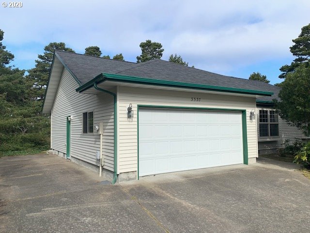 3537 Rhododendron Drive Florence, OR 97439 - Photo 2 of 17 Gallery Image 2