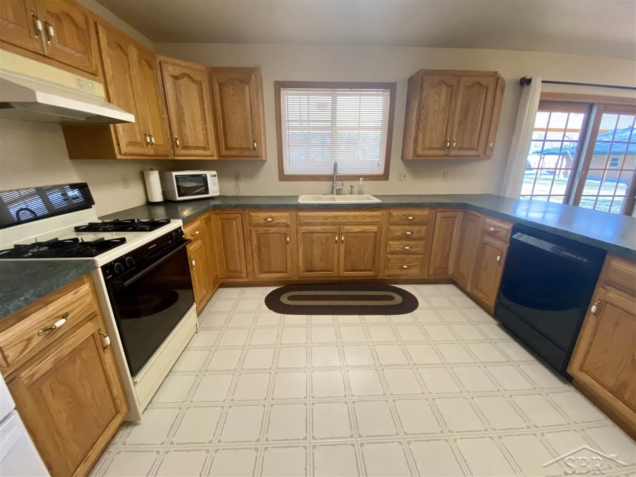 1605 North Miller Road Saginaw, MI 48609 - Photo 11 of 41 50036754-10.JPG