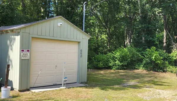 a front view of house with yard