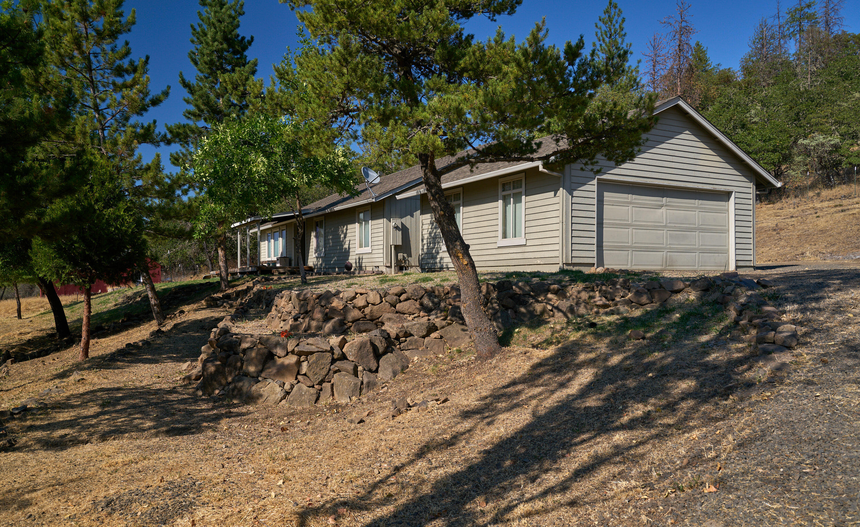 7505 Torrey Pines Terrace Eagle Point, OR 97524 - Photo 5 of 47 7505 Torrey Pines Terrace-03