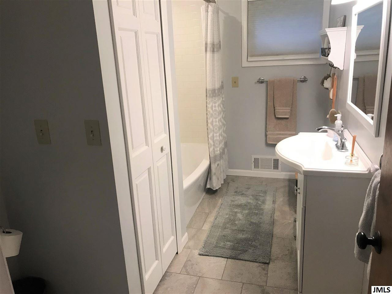 2104 Reynolds Road Jackson, MI 49201 - Photo 12 of 26 Photo 12